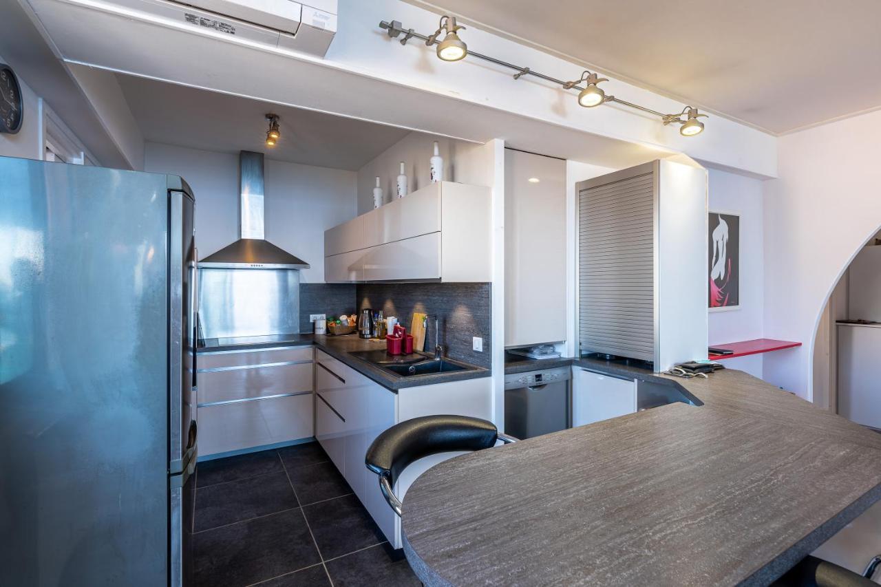 Standing Climatise Vue Apartment